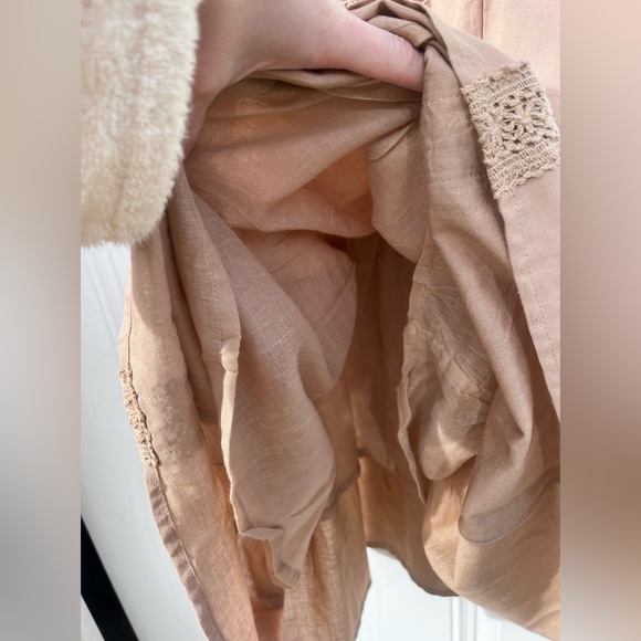 Warm taupe linen blend eyelet lace trim dress • by Jolie & Joy • New with tags• - Picture 6 of 15